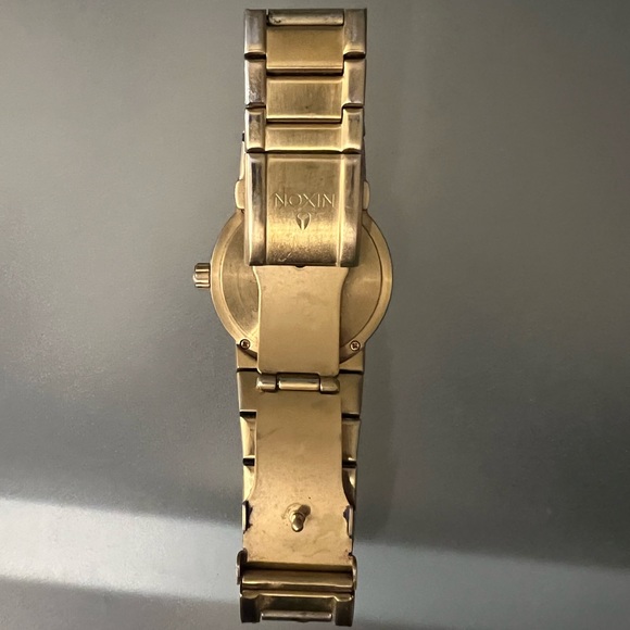 Nixon watch - Picture 3 of 3